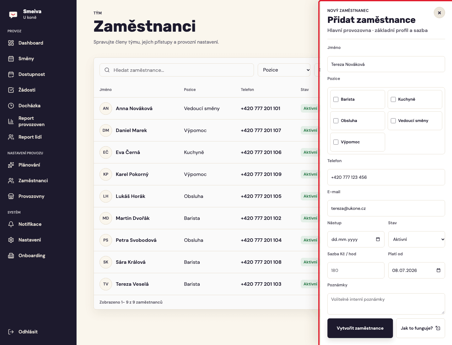 Formulář Přidat zaměstnance se základními poli zvýrazněný červeným rámečkem